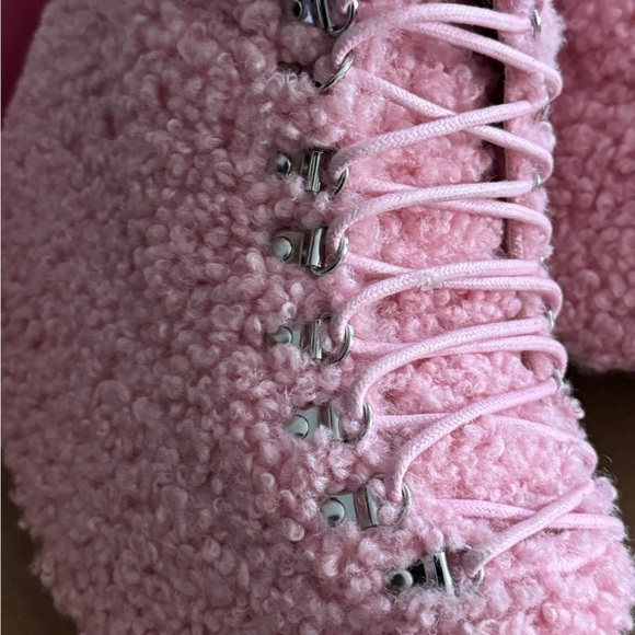 Dolls Kill furry platform boots size 7 - Picture 5 of 6